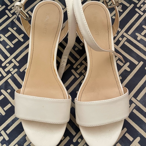 Nine West white wedge sandal - Picture 2 of 4